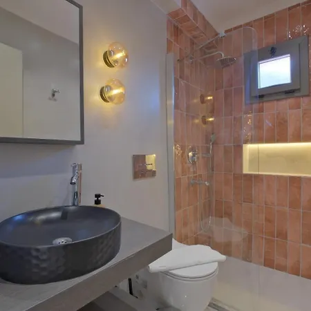 Lilia Homes *